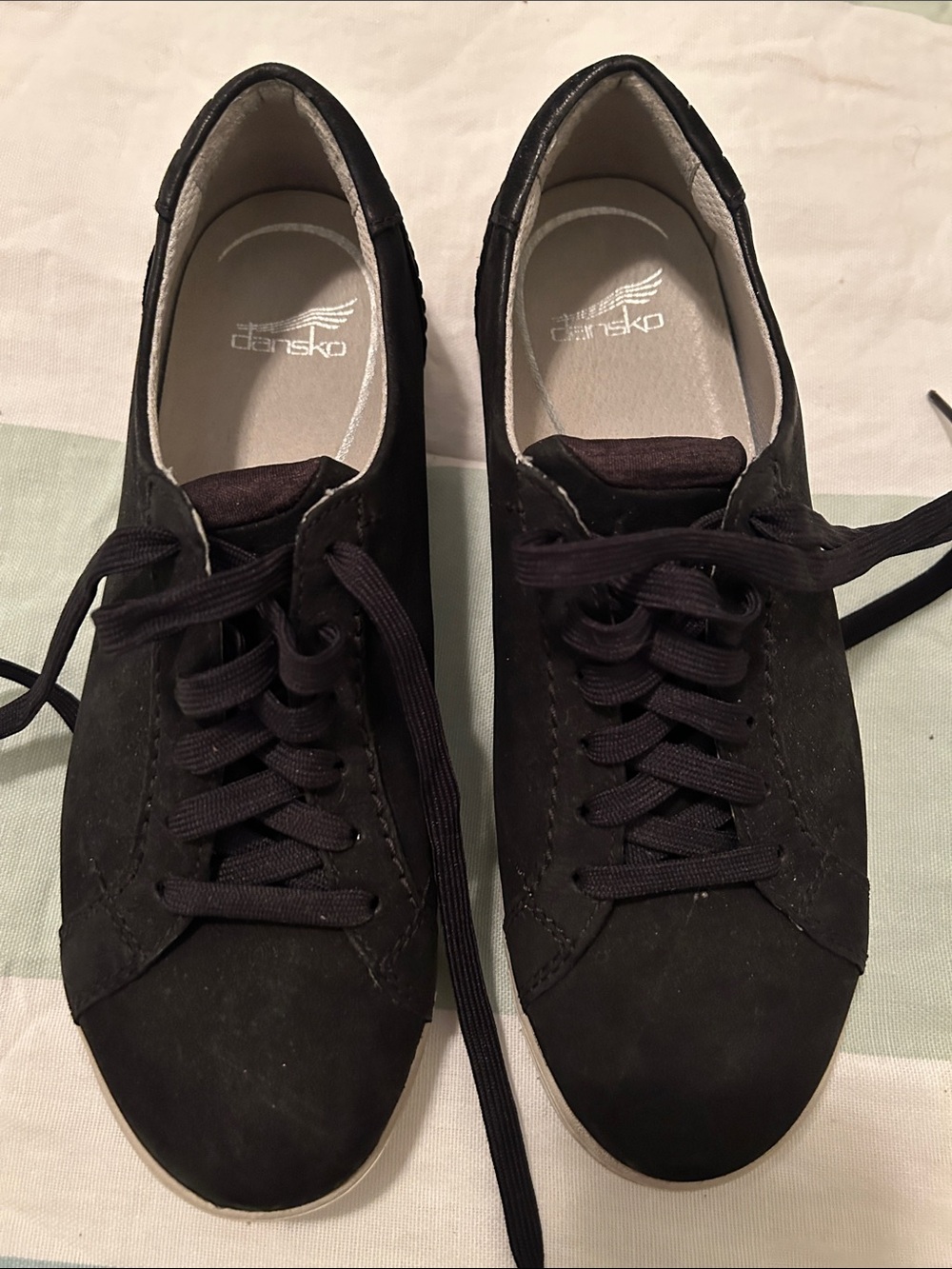 Dansko women’s Black Lace-Up Leather Sneakers